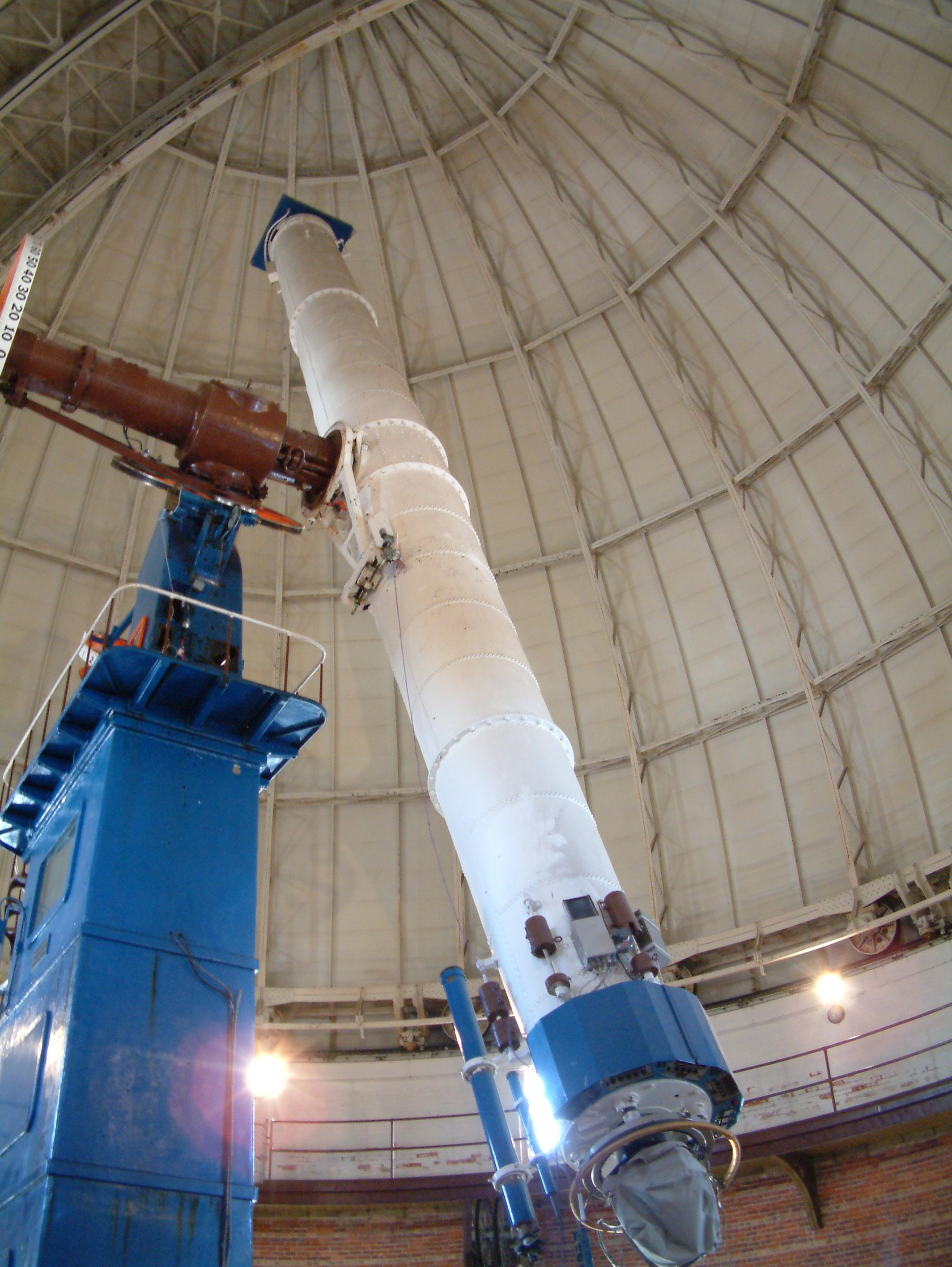 A color image of the Yerkes refracting telescope within its dome