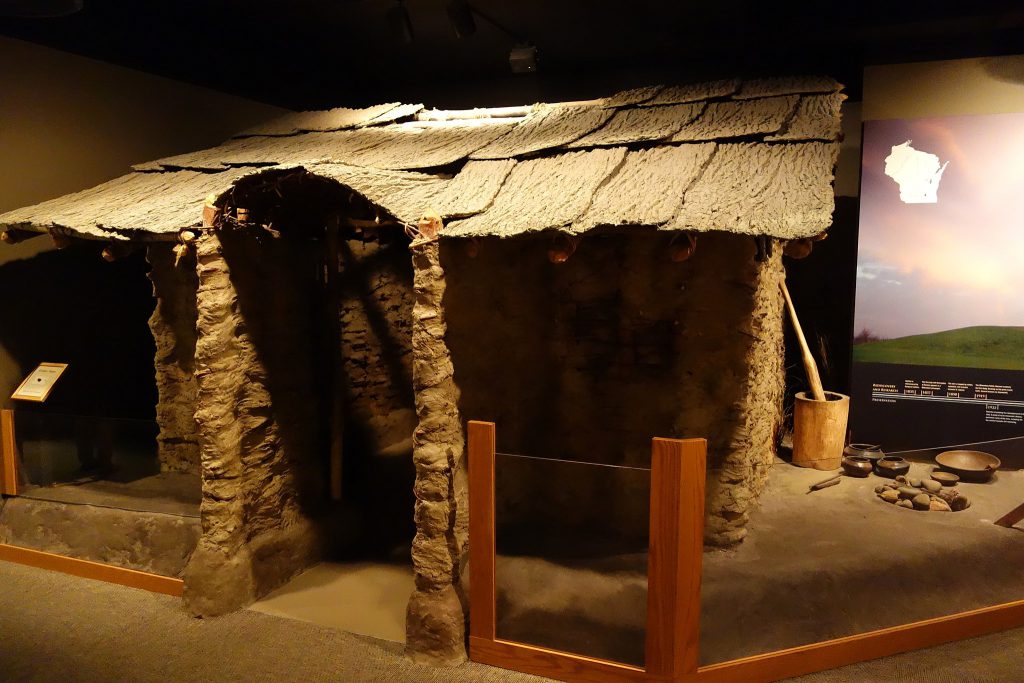 image of a reconstruction of a home from Aztalan