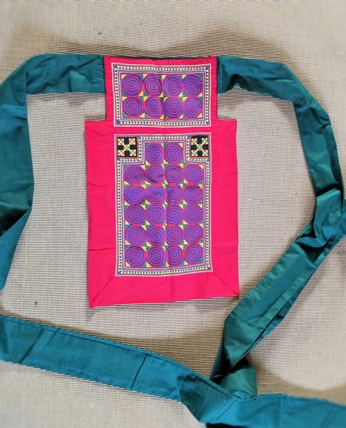 Read more about the article OBJECT HISTORY: Hmong Baby Carrier