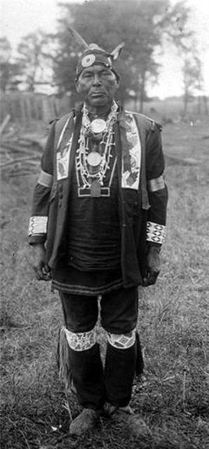 Portrait of Chief Simon Onanguisse Kahquados