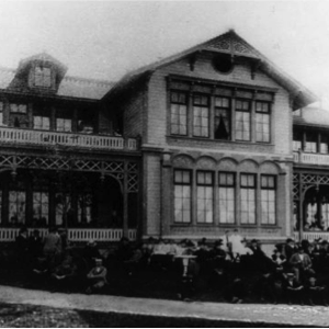 Whitefish Bay Pabst Resort (Image courtesy of the Whitefish Bay Historical Society).
